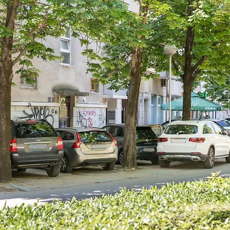 Apartment Lady, Cute In Quiet Area
