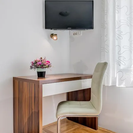 Lady, Cute In Quiet Area Apartman Split